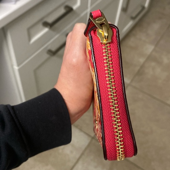 NWOT! Coach pink floral wallet - Picture 7 of 8